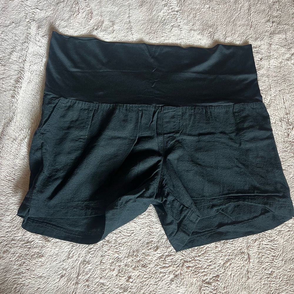 Black Isabel Maternity Shorts Size Large